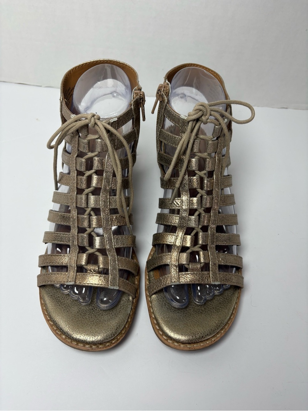 Comfortiva Blossom Women’s Gold Leather Gladiator Strappy Sandals Size 7M